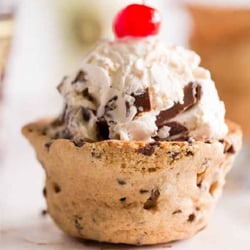 Chocolate-Chip-Cookie-Cups_Sundae-Bar-1